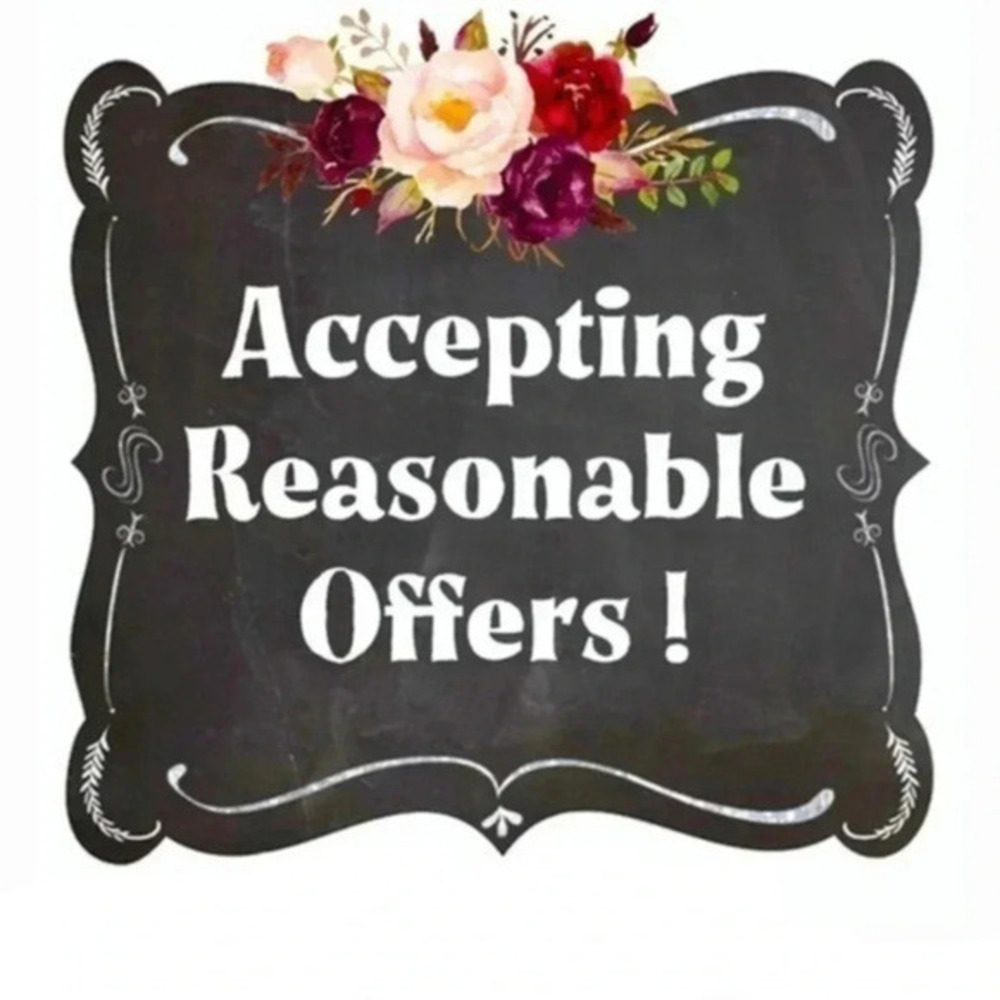 Accepting all REASONABLE offers! Let’s make a deal!😊